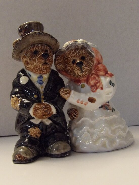 Bearware Pottery | Wedding Salt & Pepper Shaker } EUC - Picture 1 of 8